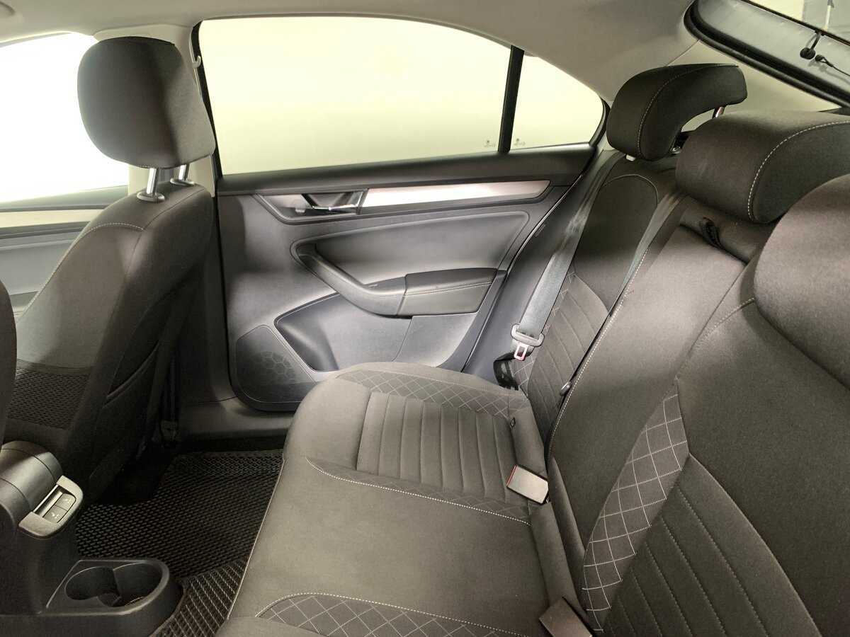 Купить Skoda Rapid с пробегом. Фото: #16