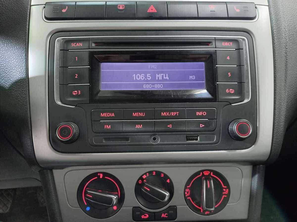 Купить Volkswagen Polo с пробегом. Фото: #12