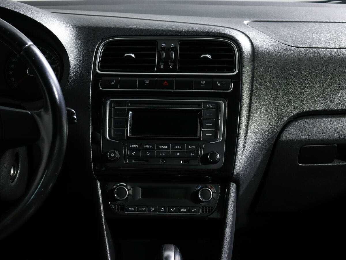 Купить Volkswagen Polo с пробегом. Фото: #11