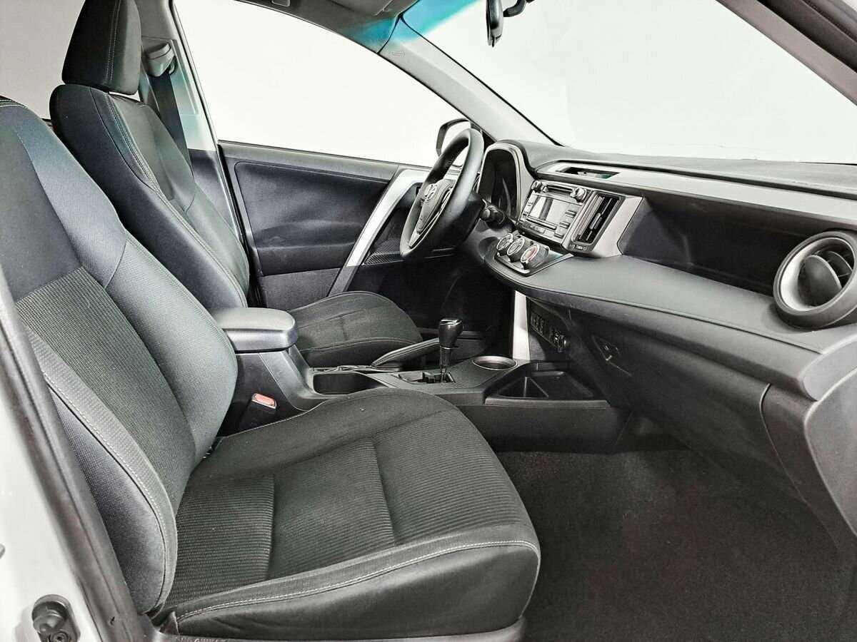 Купить Toyota RAV4 с пробегом. Фото: #8