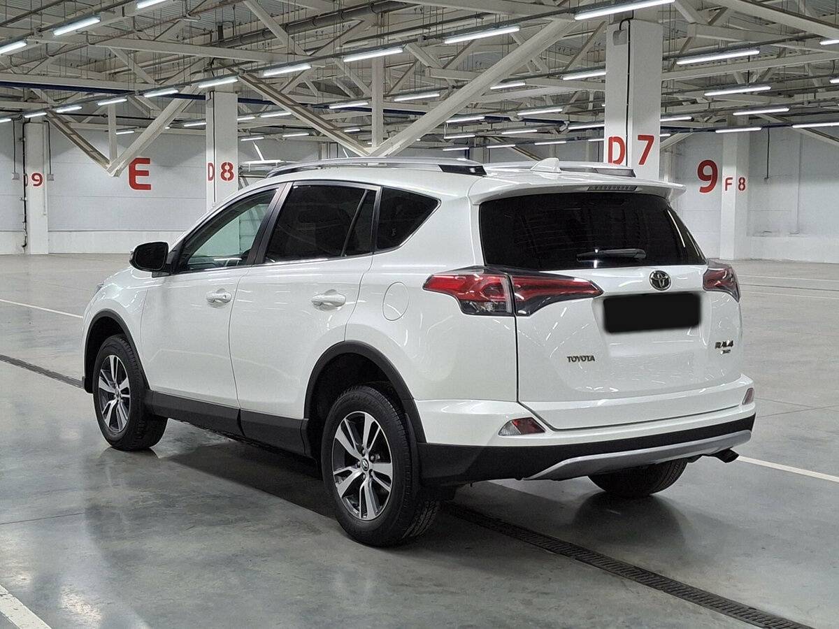 Купить Toyota RAV4 с пробегом. Фото: #6