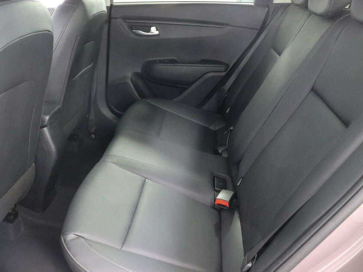 Купить Kia Rio с пробегом. Фото: #8