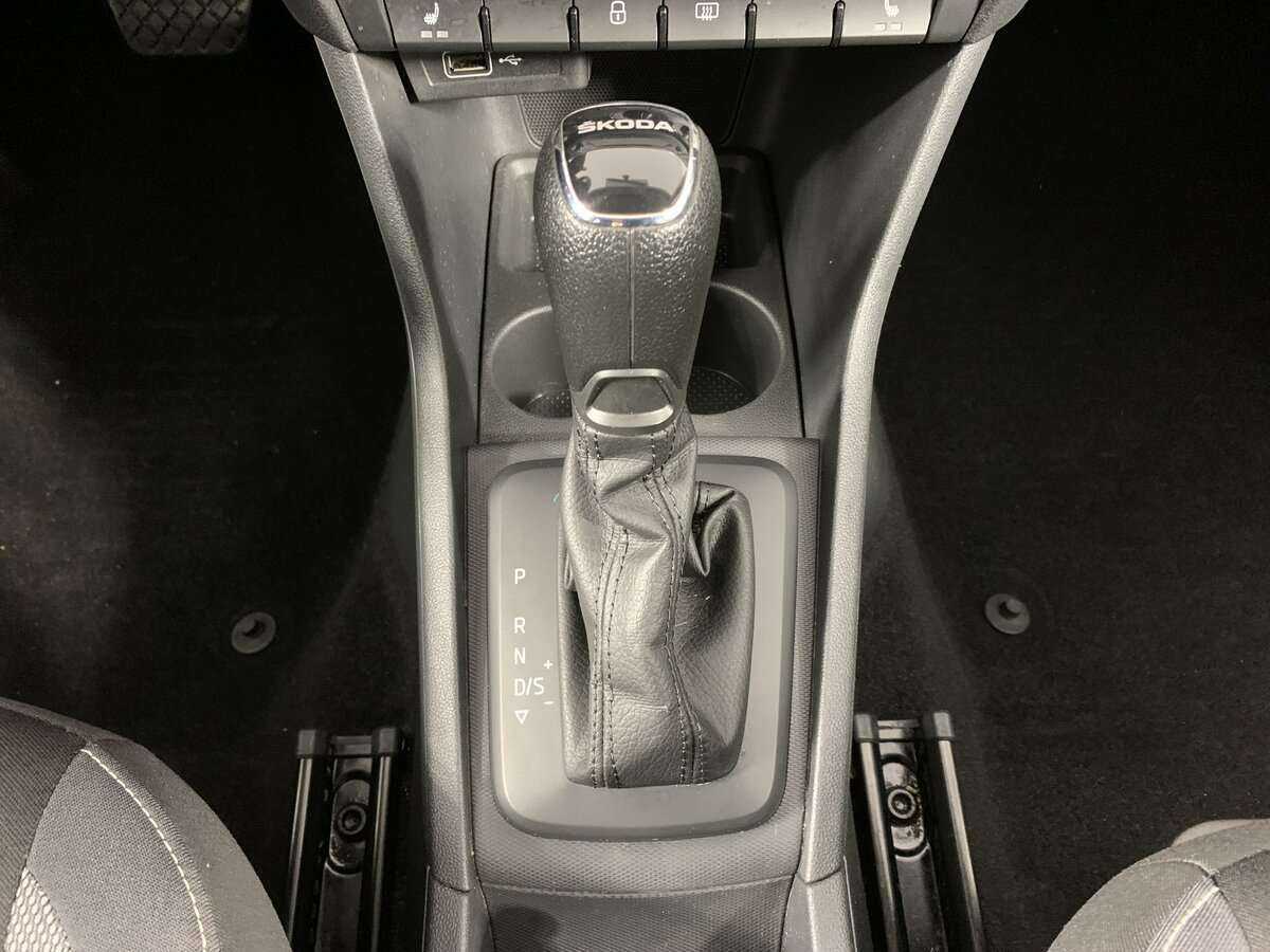 Купить Skoda Rapid с пробегом. Фото: #17