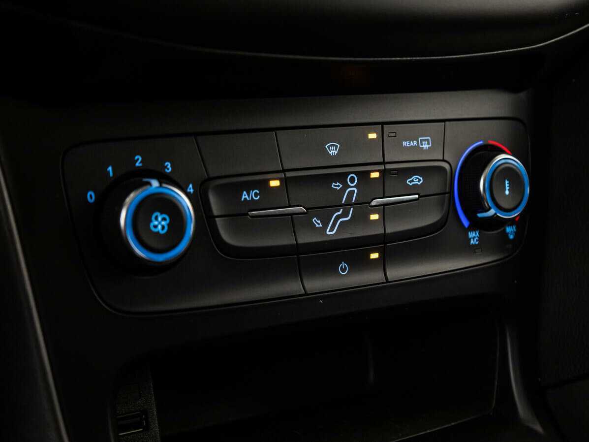 Купить Ford Focus с пробегом. Фото: #16