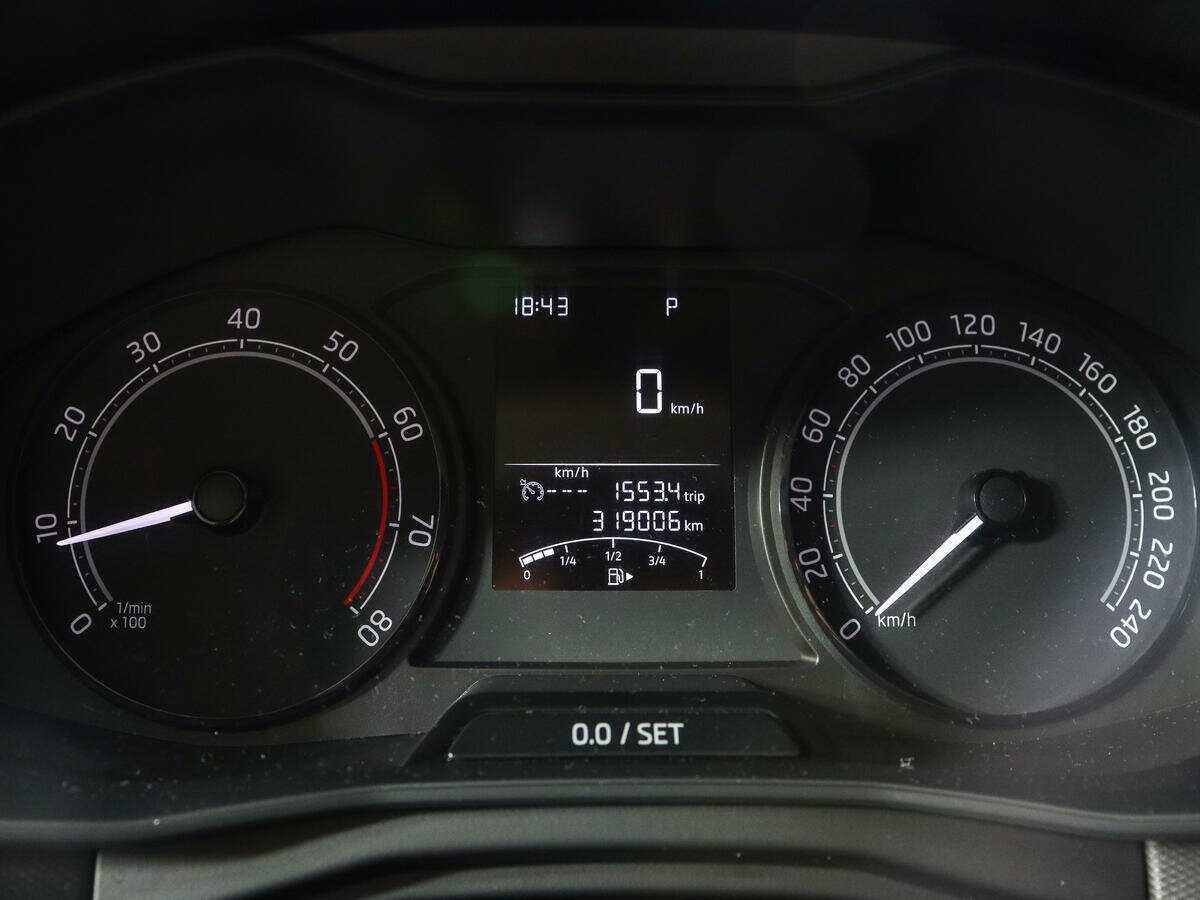 Купить Skoda Rapid с пробегом. Фото: #10