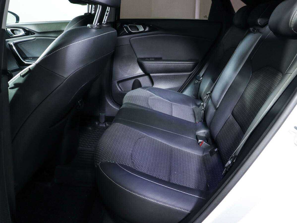 Купить Kia Ceed с пробегом. Фото: #9