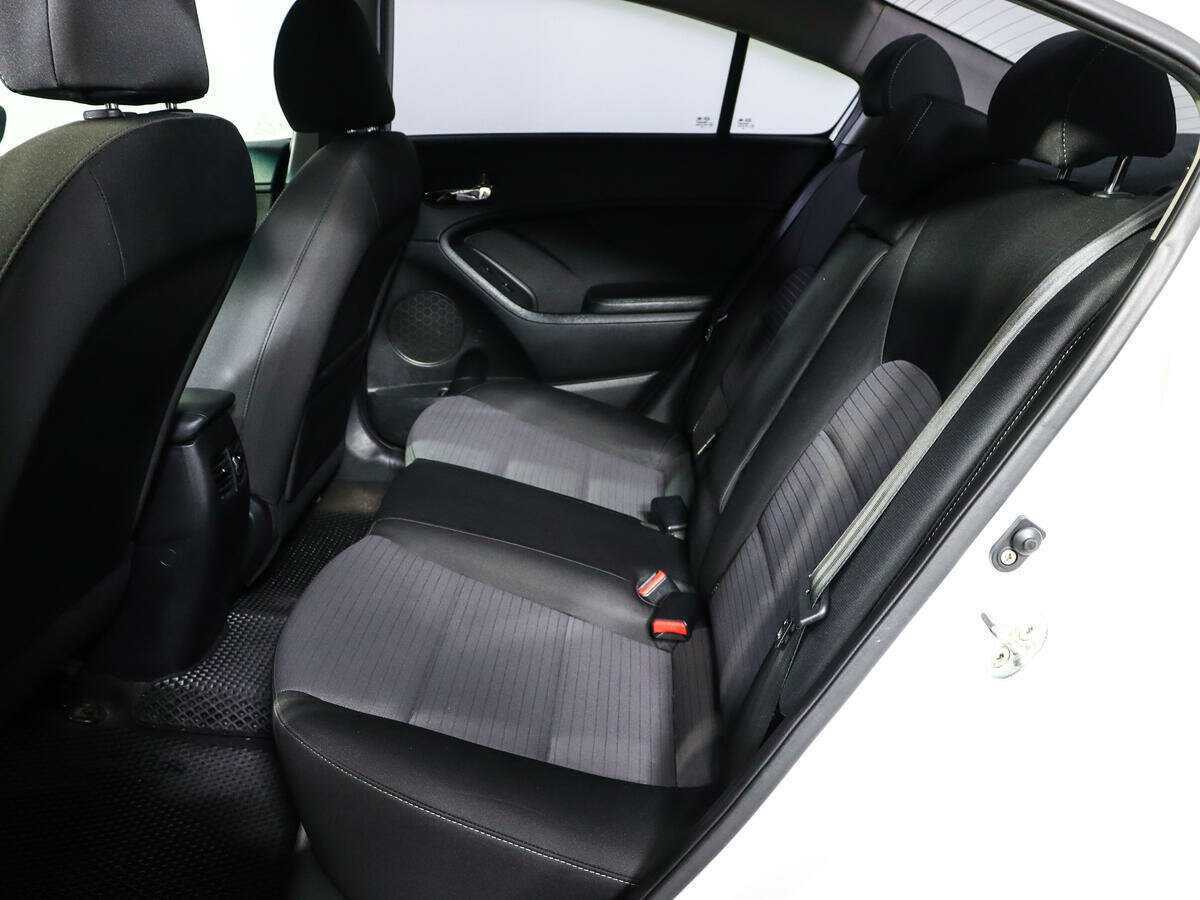 Купить Kia Cerato с пробегом. Фото: #9