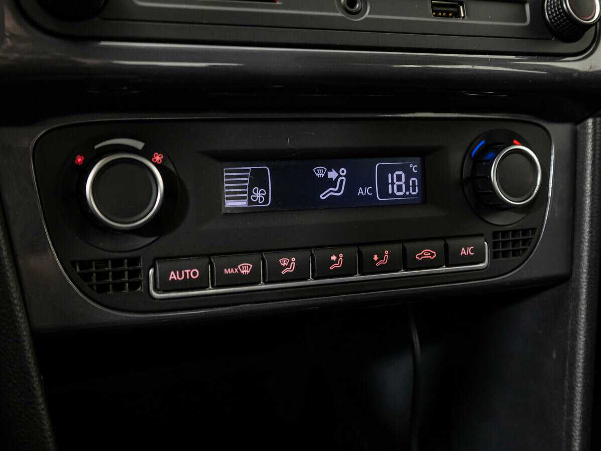Купить Volkswagen Polo с пробегом. Фото: #14