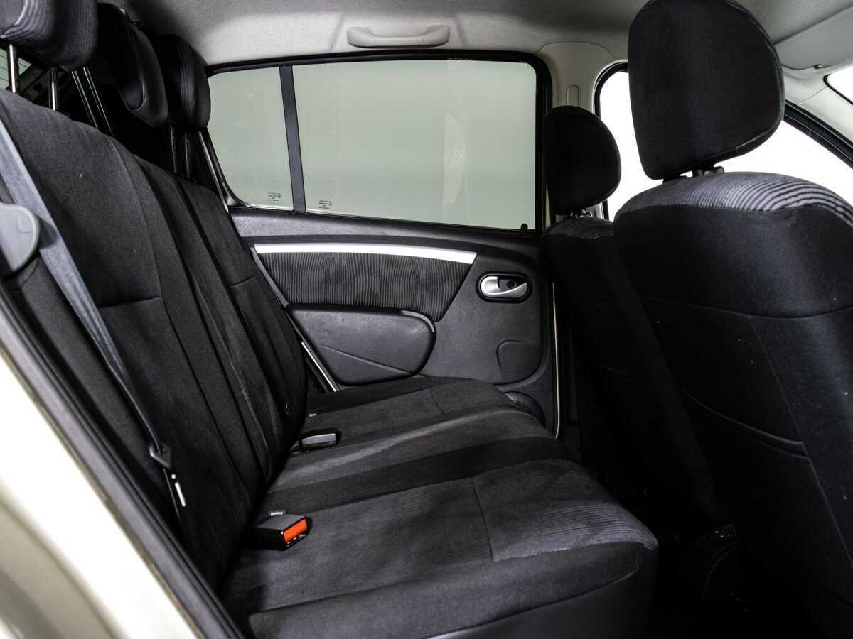 Купить Renault Sandero с пробегом. Фото: #11
