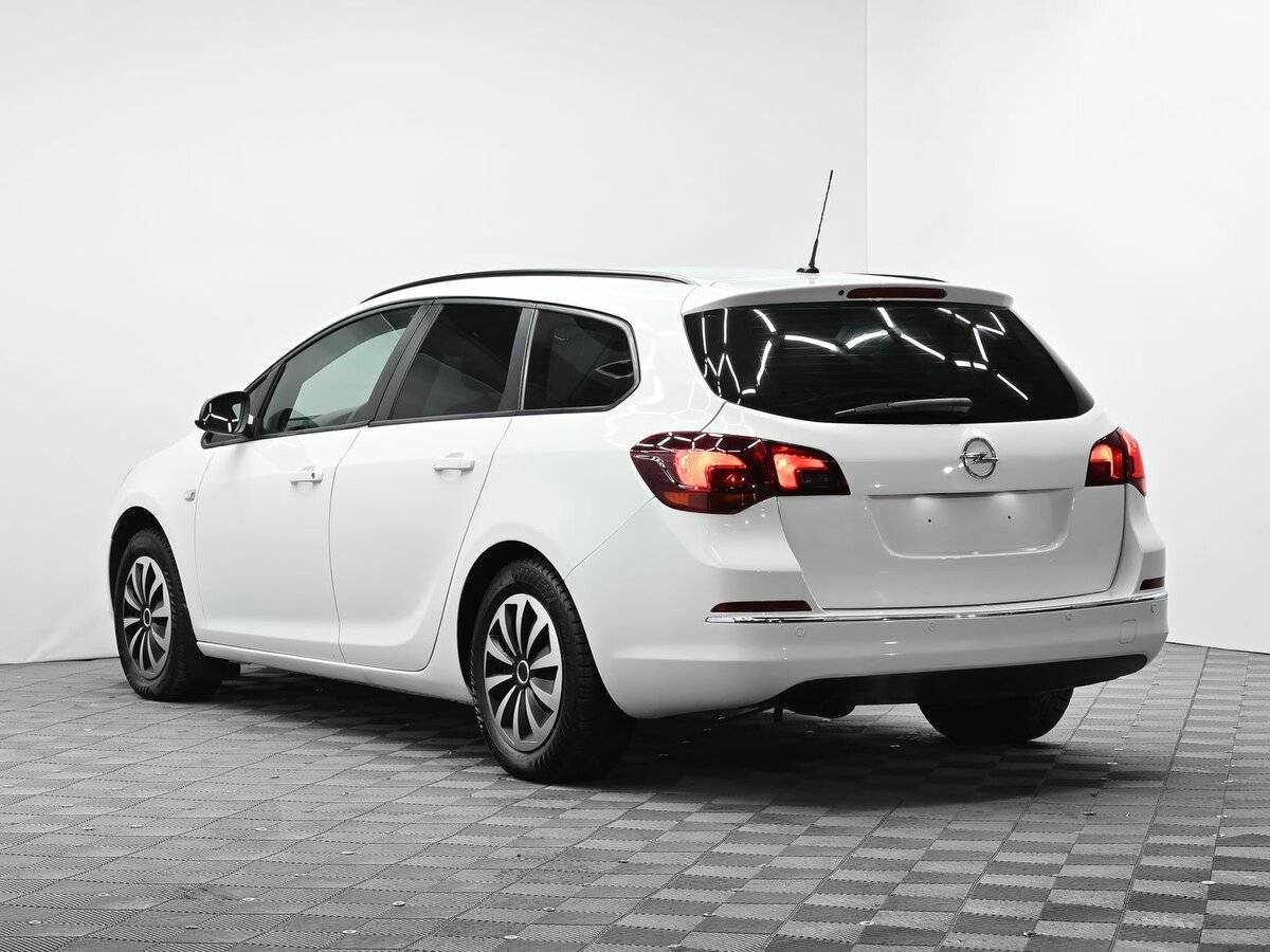 Купить Opel Astra с пробегом. Фото: #2