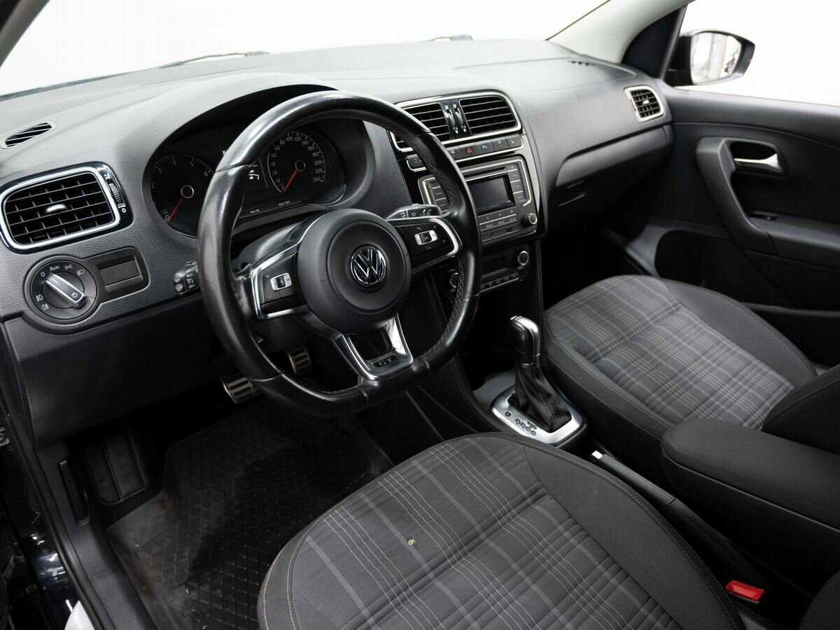 Купить Volkswagen Polo с пробегом. Фото: #6