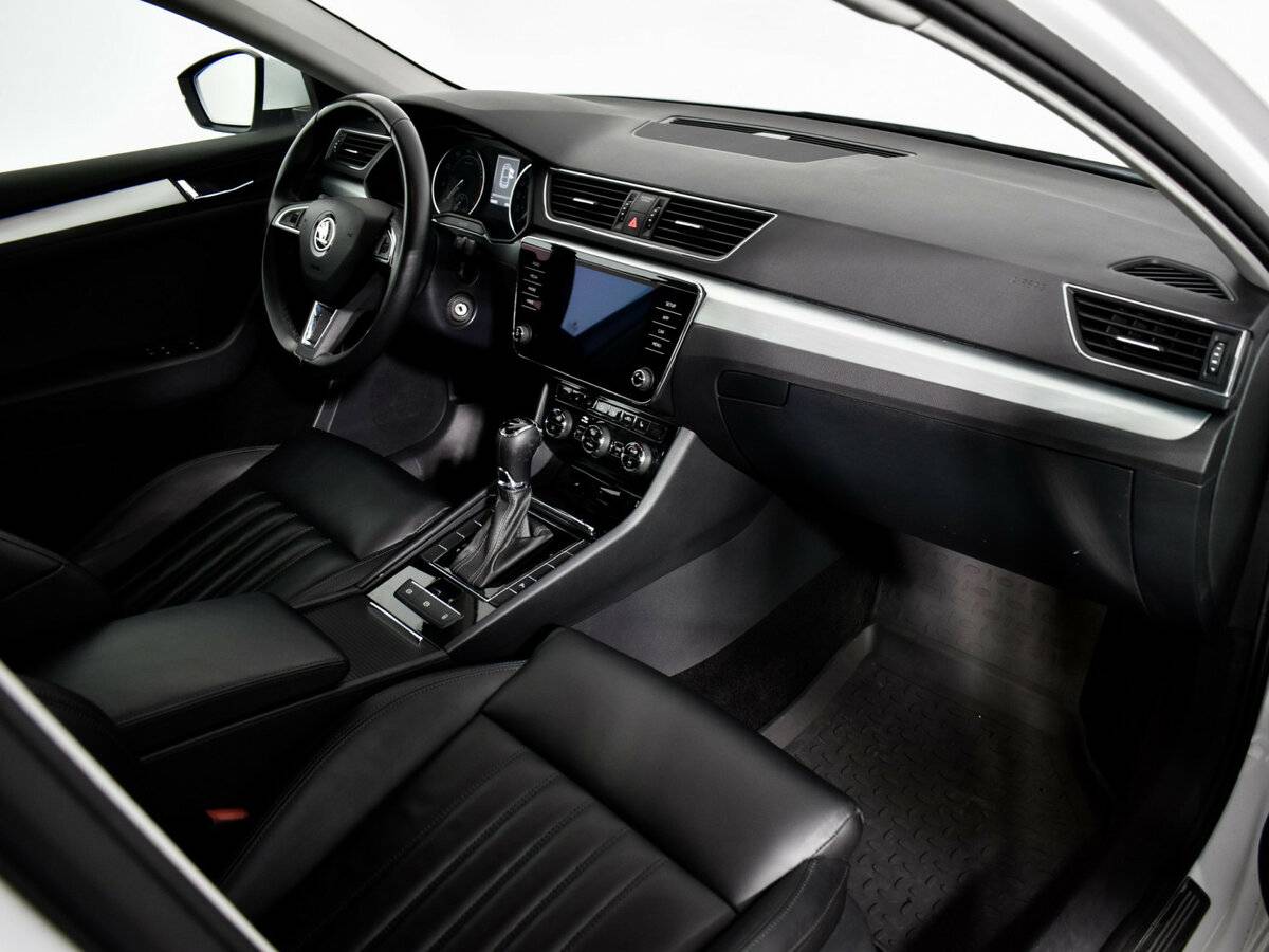 Купить Skoda Superb с пробегом. Фото: #10