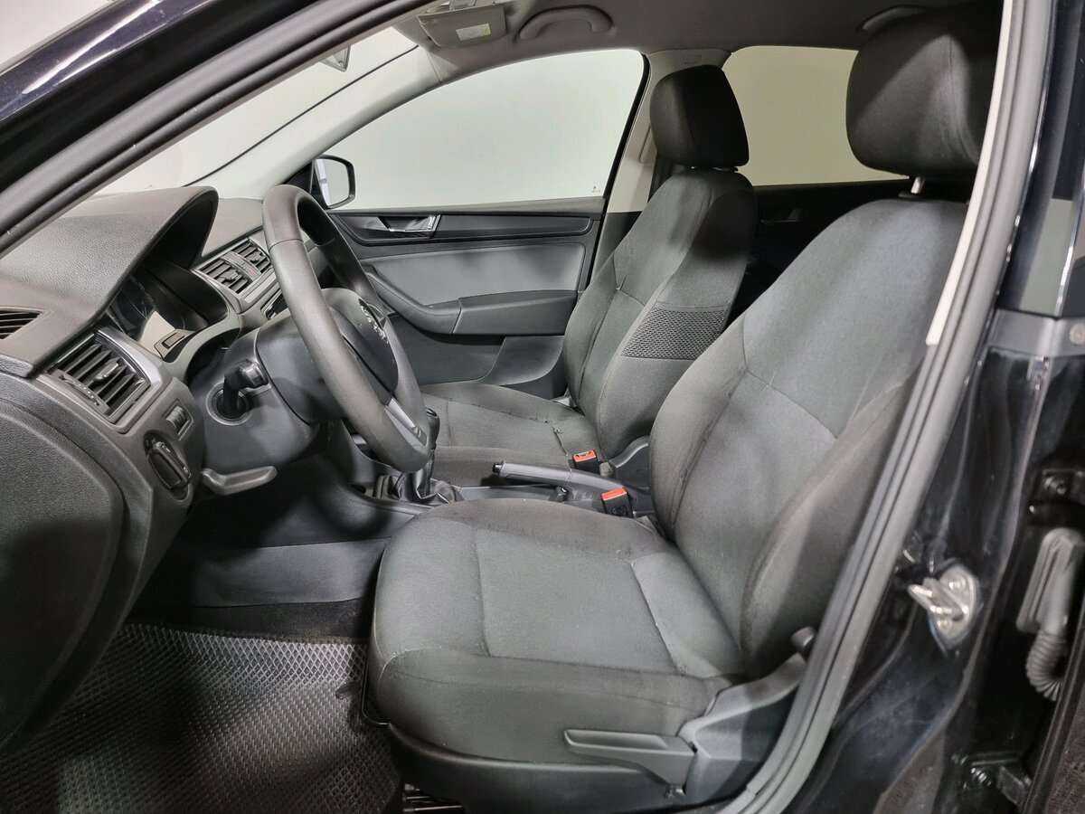 Купить Skoda Rapid с пробегом. Фото: #5