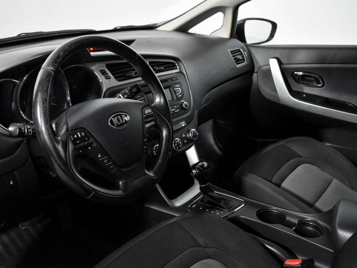 Купить Kia Ceed с пробегом. Фото: #7