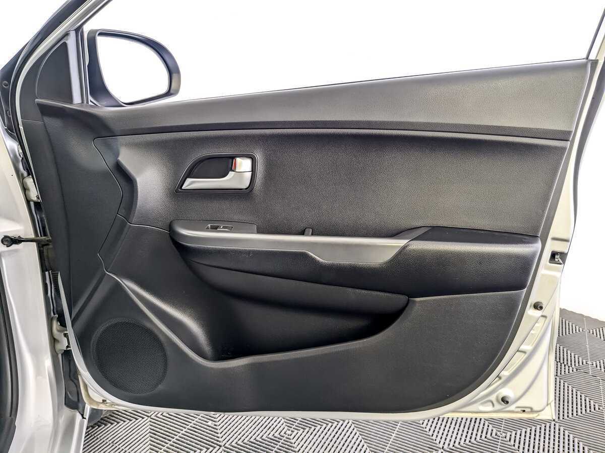 Купить Kia Rio с пробегом. Фото: #19