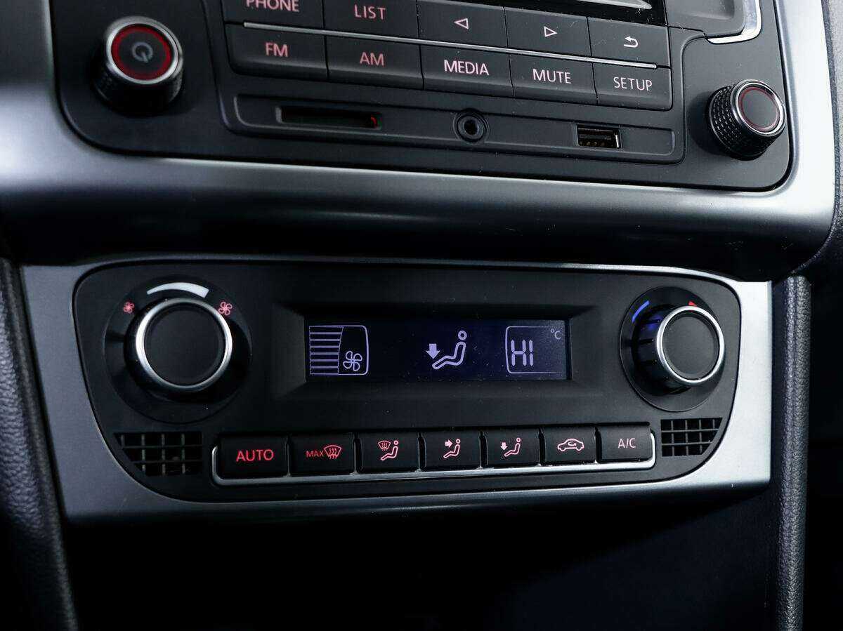 Купить Volkswagen Polo с пробегом. Фото: #17