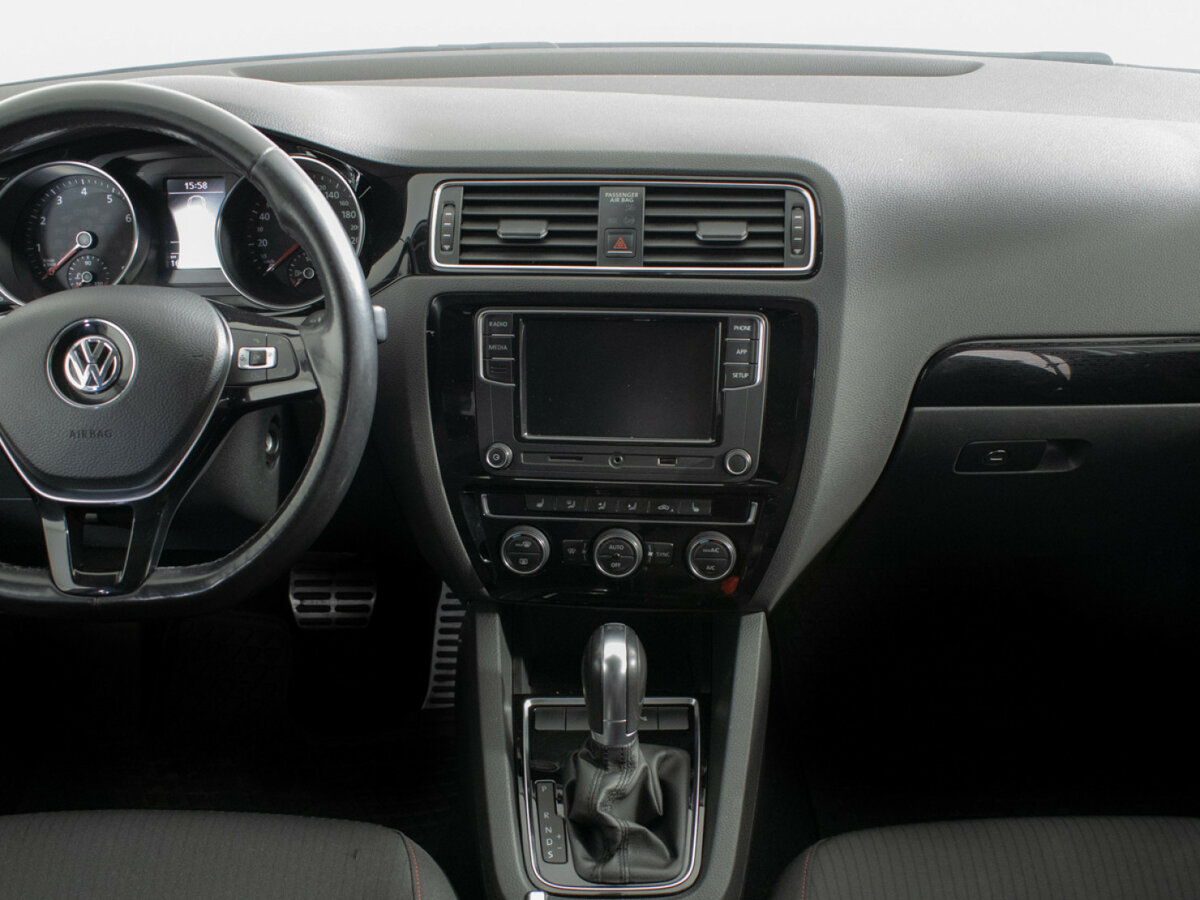 Купить Volkswagen Jetta с пробегом. Фото: #10