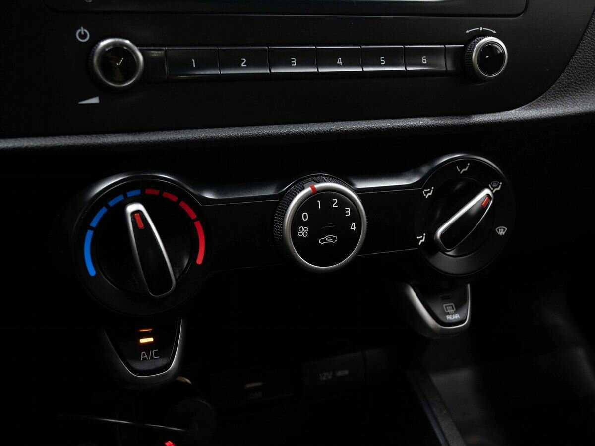 Купить Kia Rio с пробегом. Фото: #20