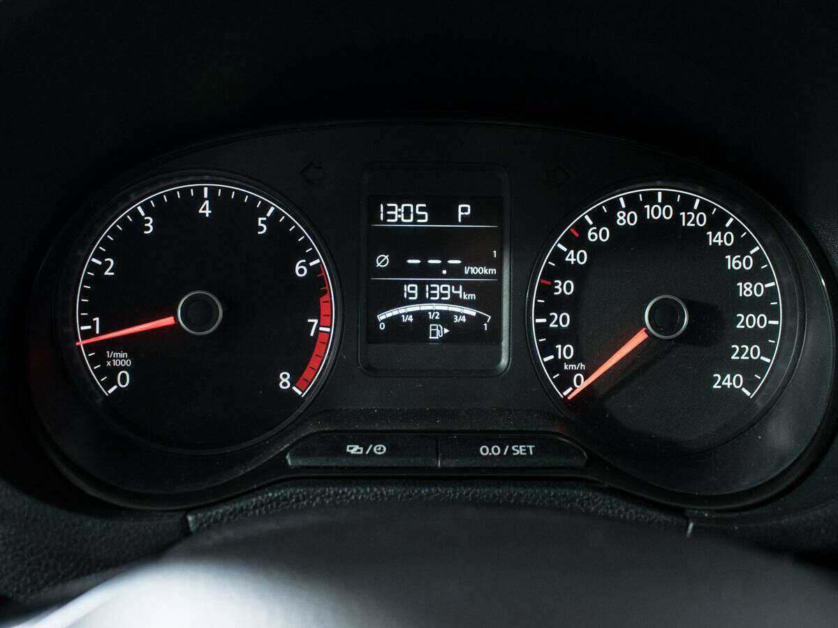 Купить Volkswagen Polo с пробегом. Фото: #10