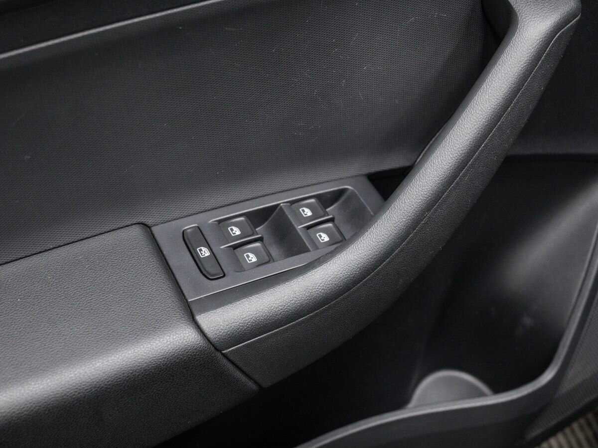 Купить Skoda Rapid с пробегом. Фото: #14