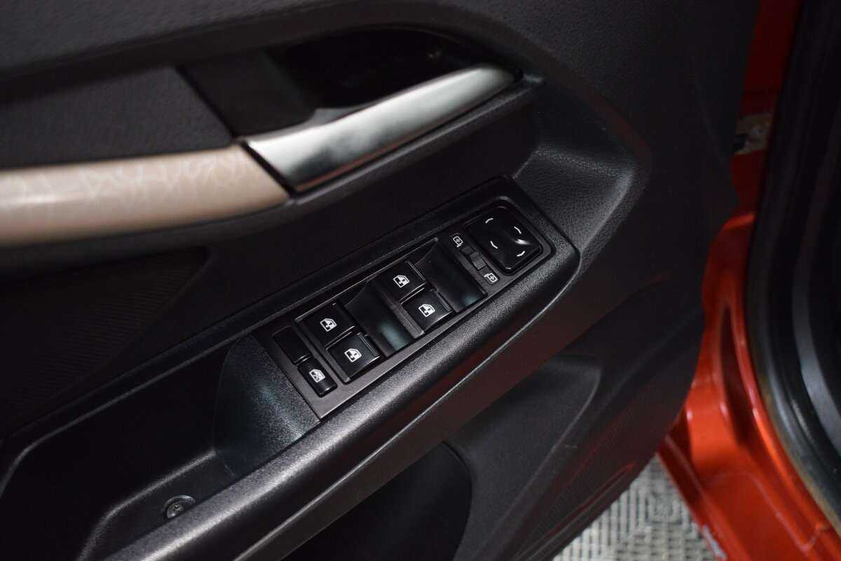 Купить Lada (ВАЗ) Vesta с пробегом. Фото: #11