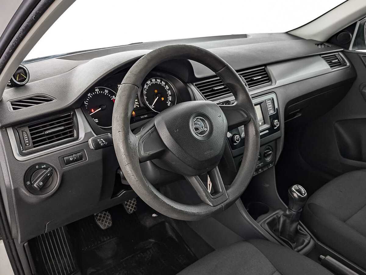 Купить Skoda Rapid с пробегом. Фото: #12