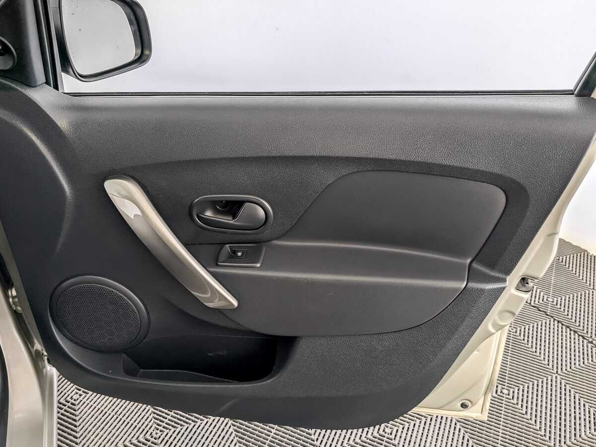 Купить Renault Sandero с пробегом. Фото: #23
