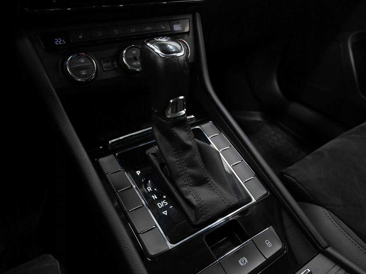 Купить Skoda Superb с пробегом. Фото: #17