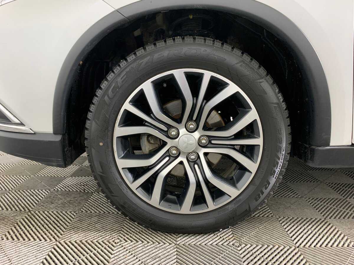 Купить Mitsubishi Outlander с пробегом. Фото: #8