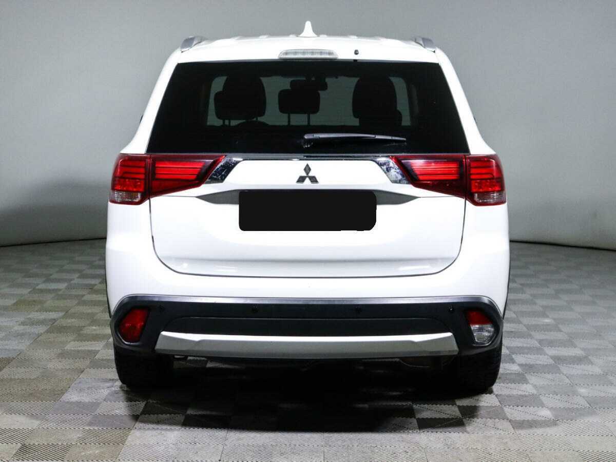 Купить Mitsubishi Outlander с пробегом. Фото: #4
