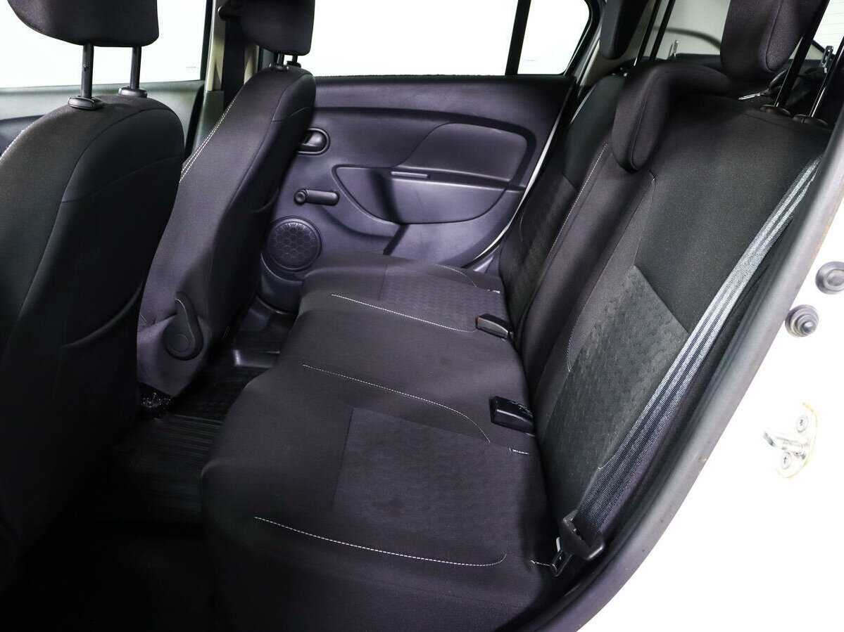 Купить Renault Logan с пробегом. Фото: #9