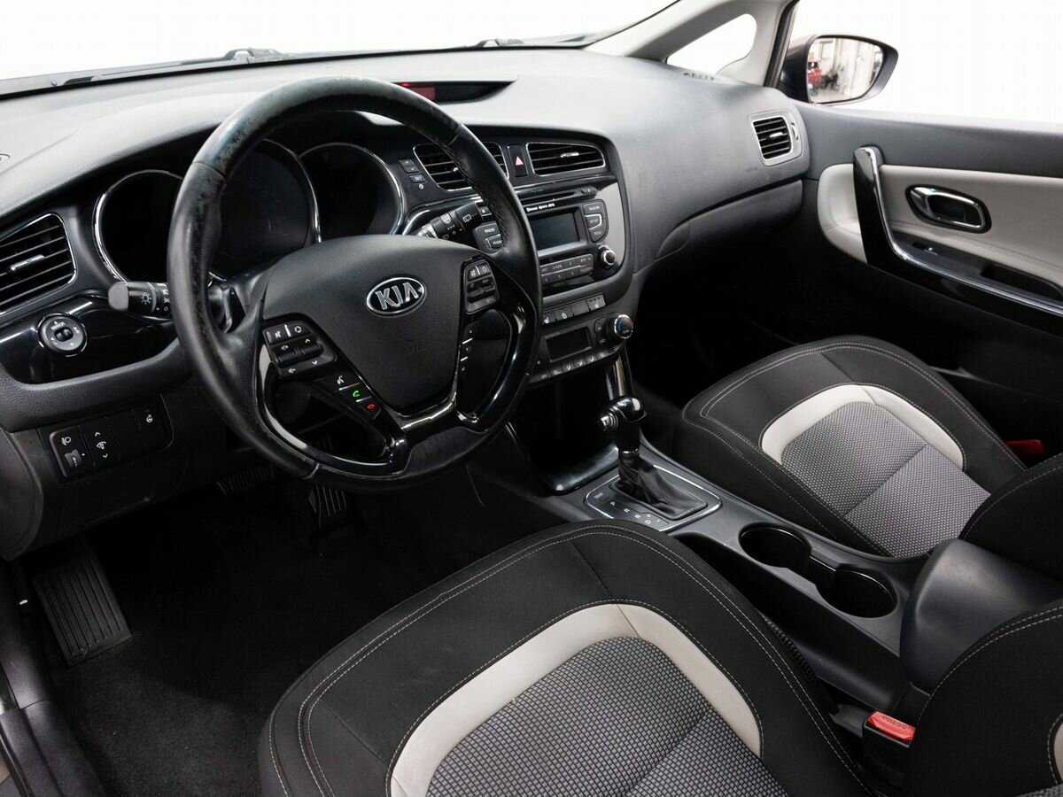 Купить Kia Ceed с пробегом. Фото: #6