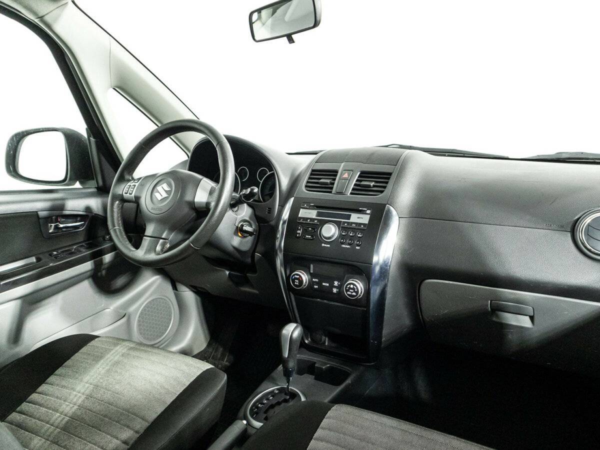 Купить Suzuki SX4 с пробегом. Фото: #4