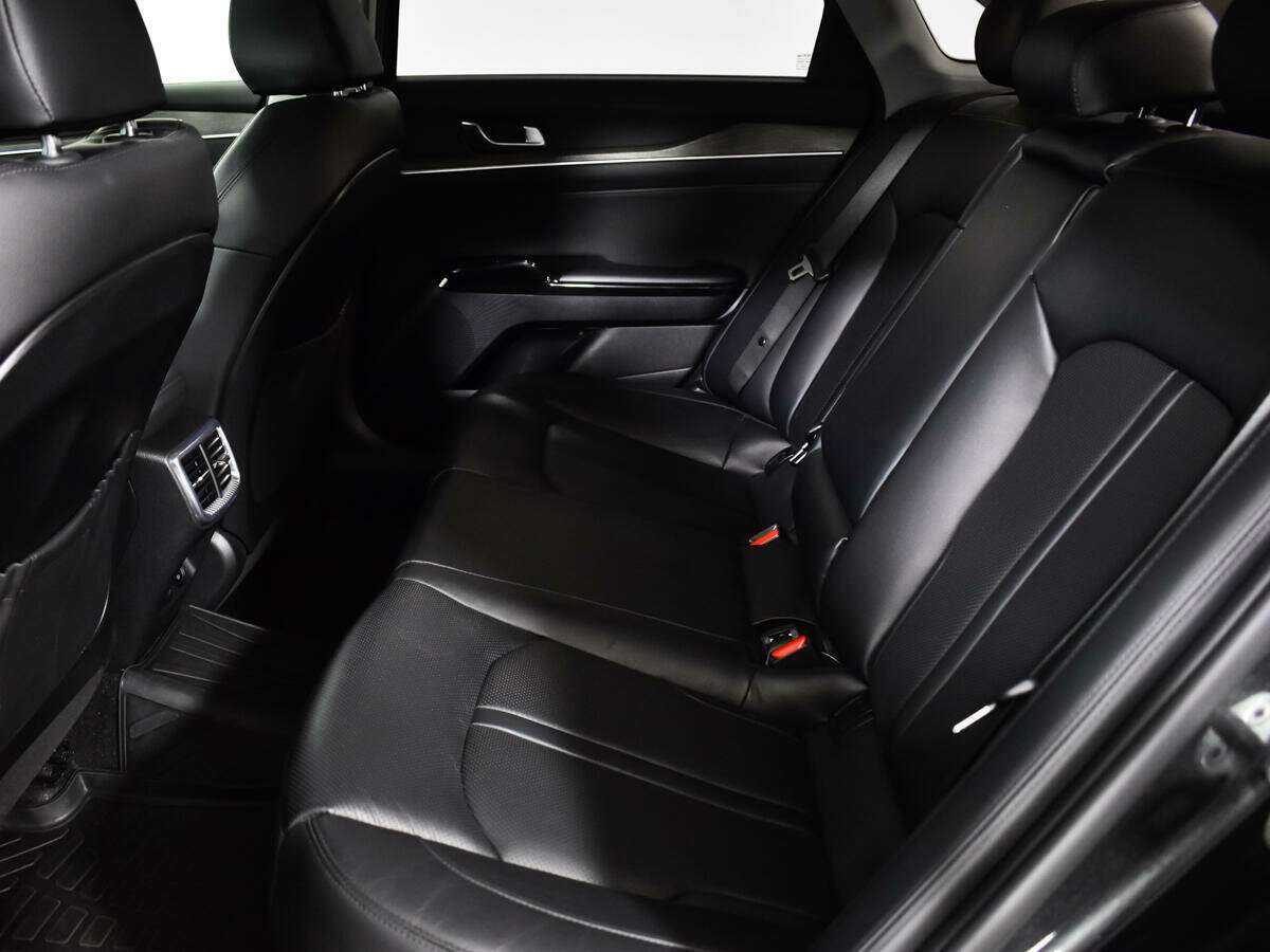 Купить Kia K5 с пробегом. Фото: #9