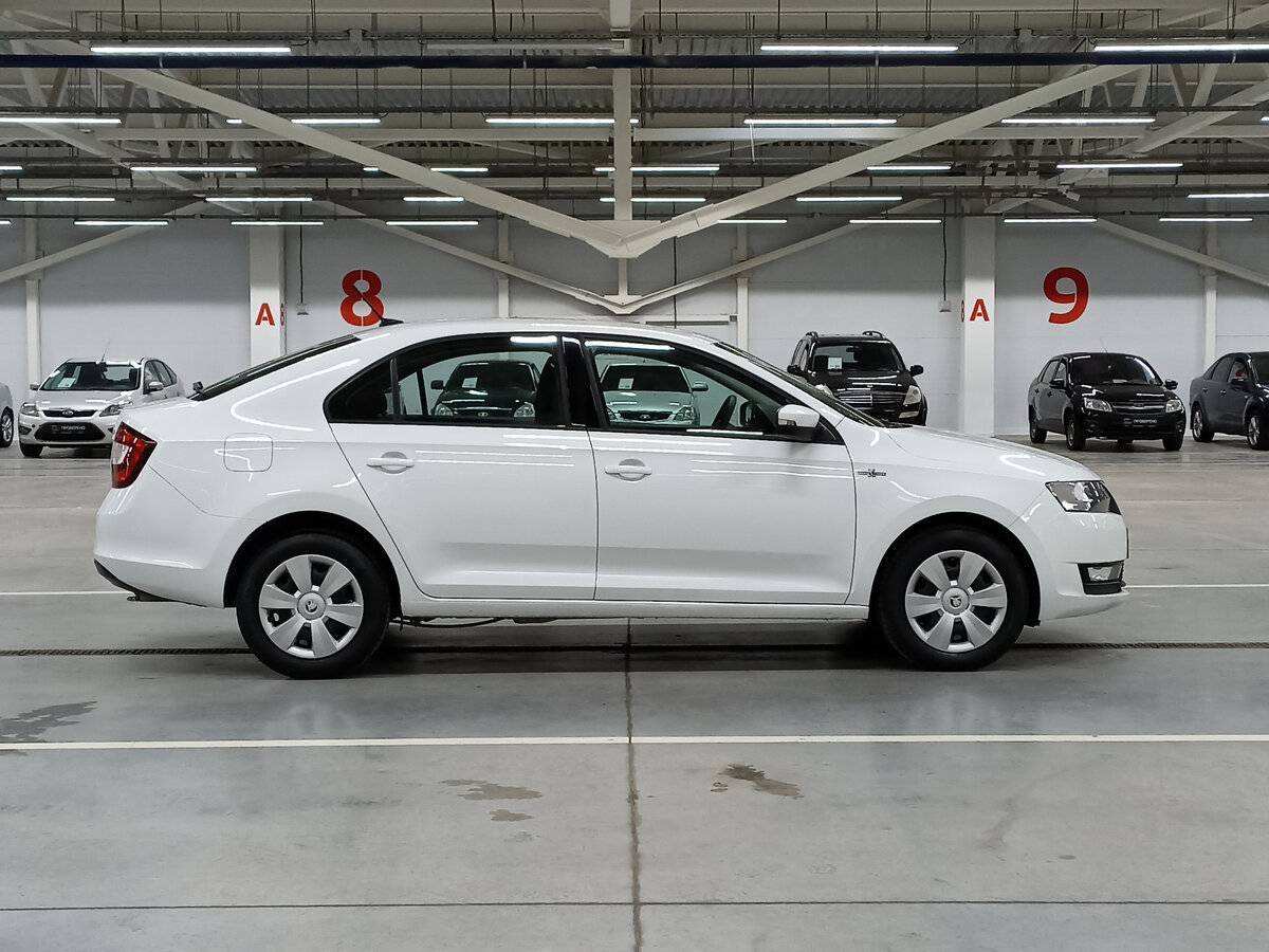 Купить Skoda Rapid с пробегом. Фото: #3