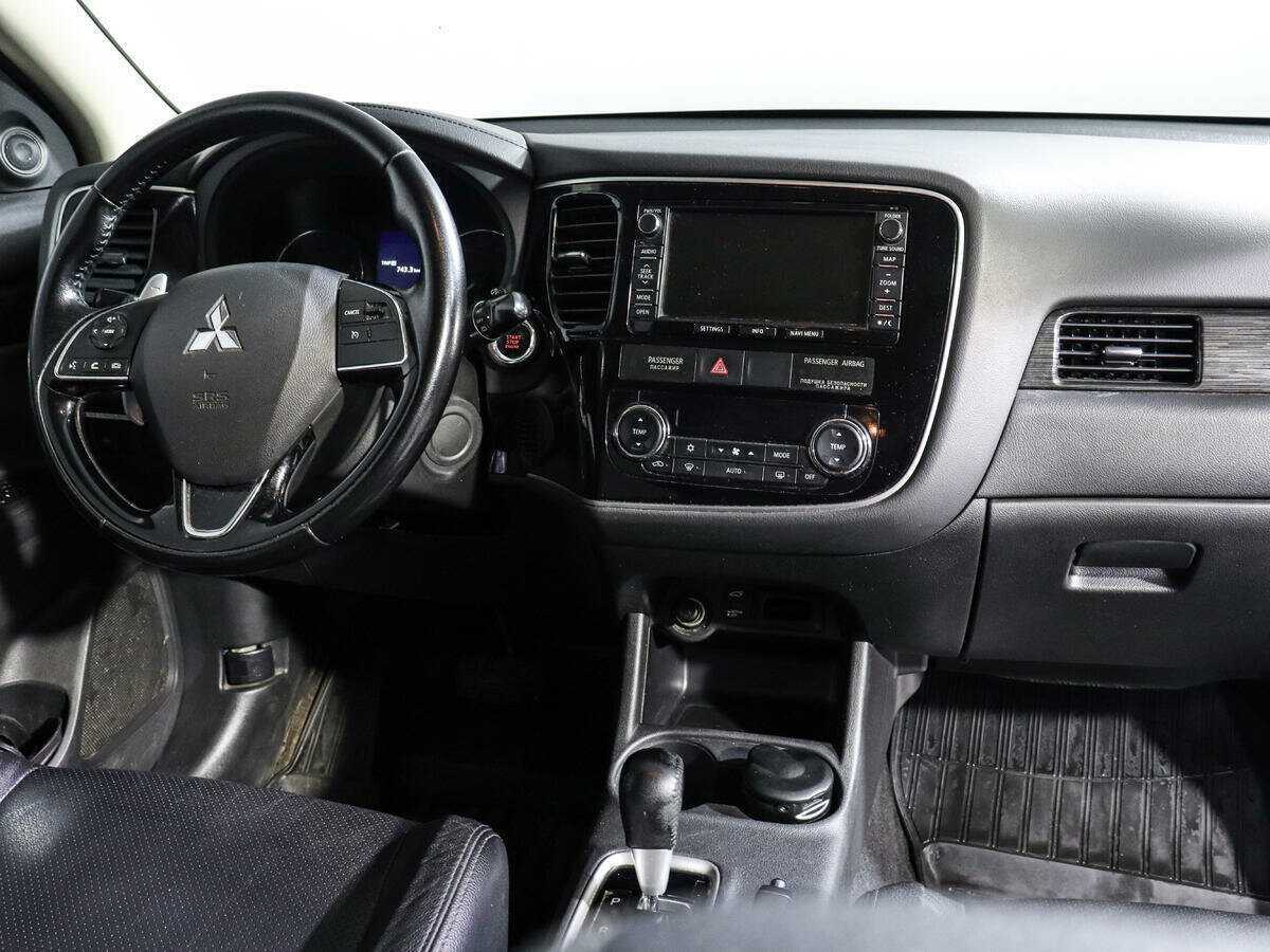 Купить Mitsubishi Outlander с пробегом. Фото: #9