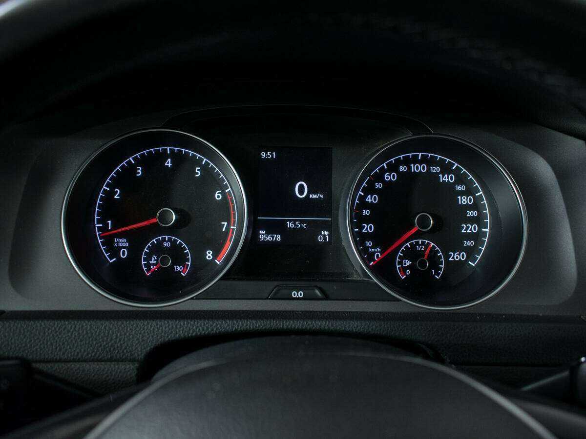 Купить Volkswagen Golf с пробегом. Фото: #10