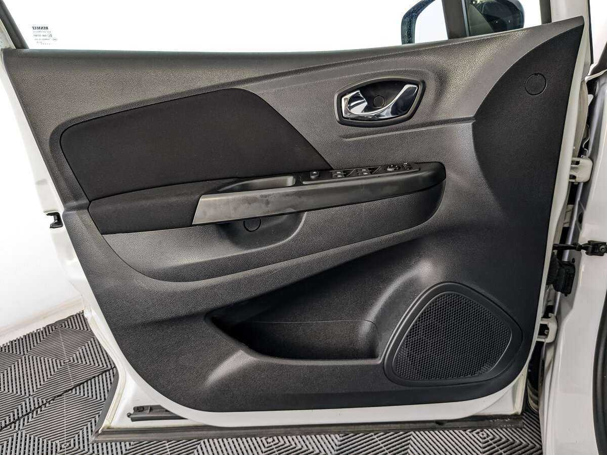 Купить Renault Kaptur с пробегом. Фото: #18