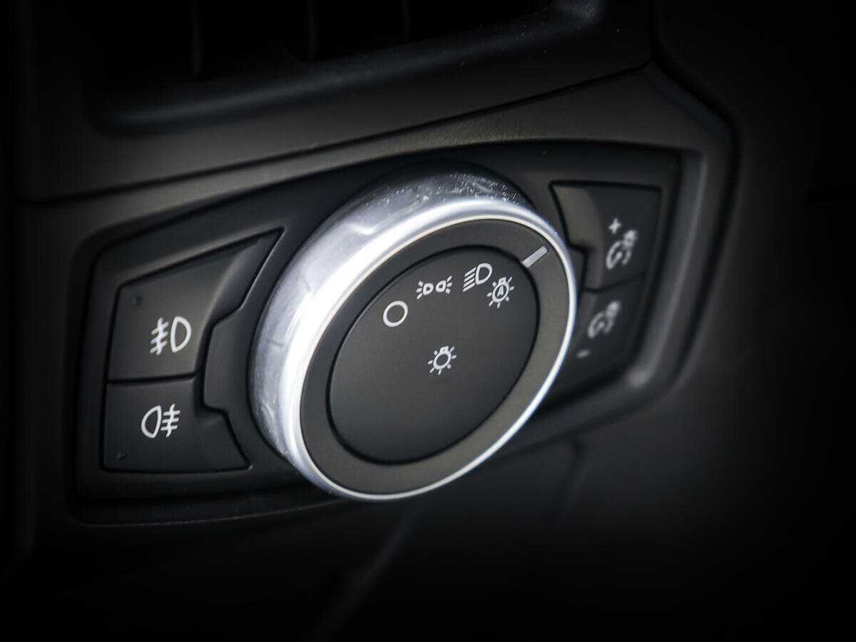 Купить Ford Focus с пробегом. Фото: #18