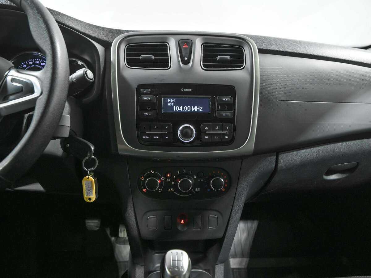 Купить Renault Sandero с пробегом. Фото: #8