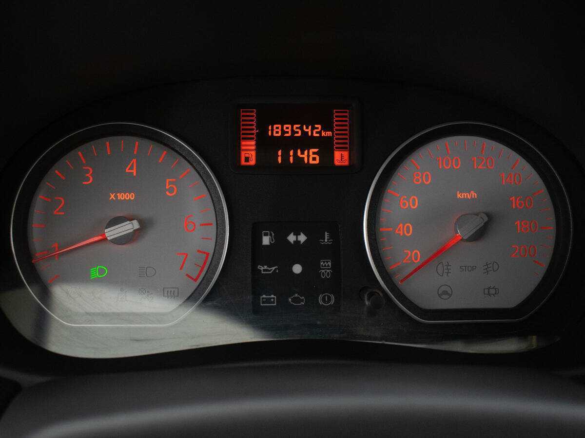 Купить Renault Sandero с пробегом. Фото: #8