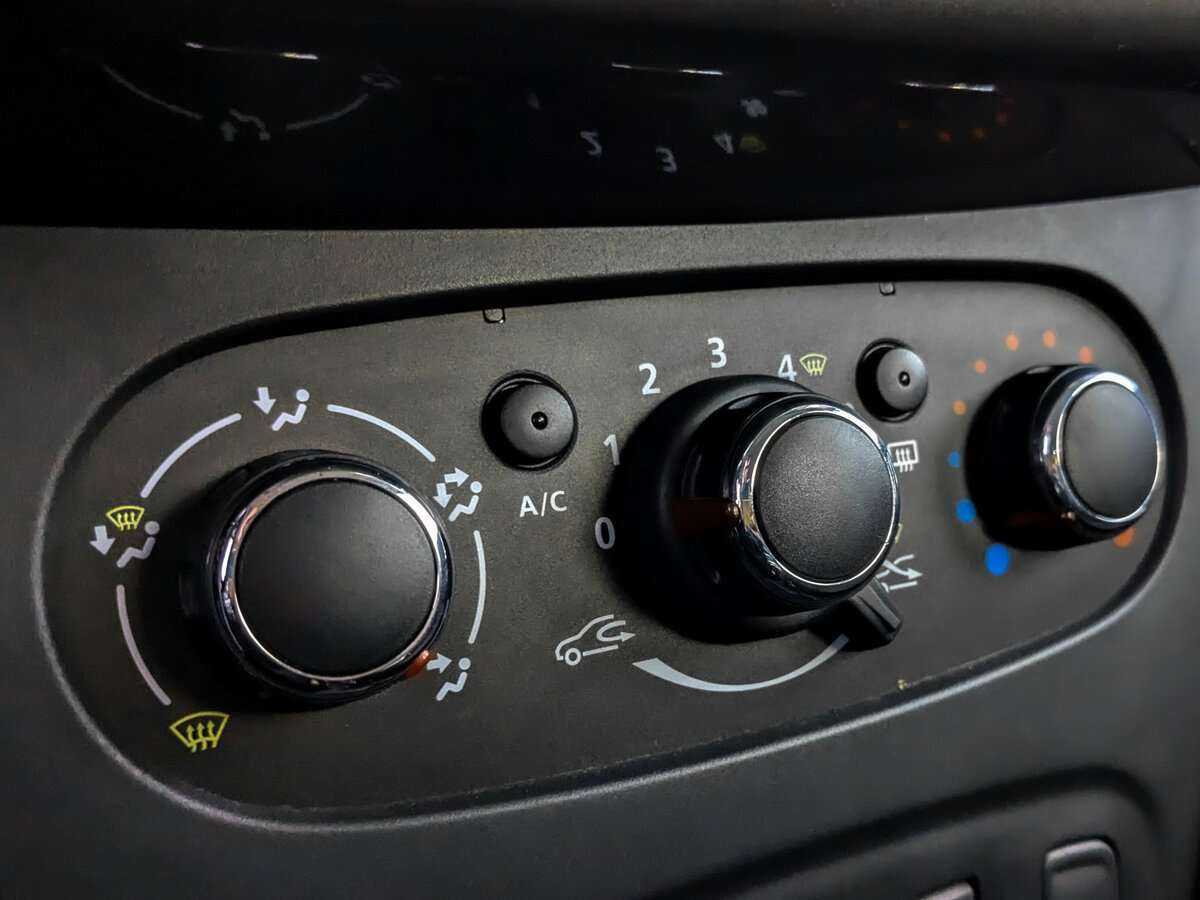 Купить Renault Logan с пробегом. Фото: #20