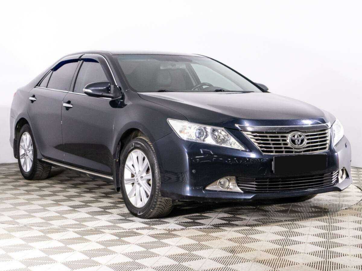Купить Toyota Camry с пробегом. Фото: #2