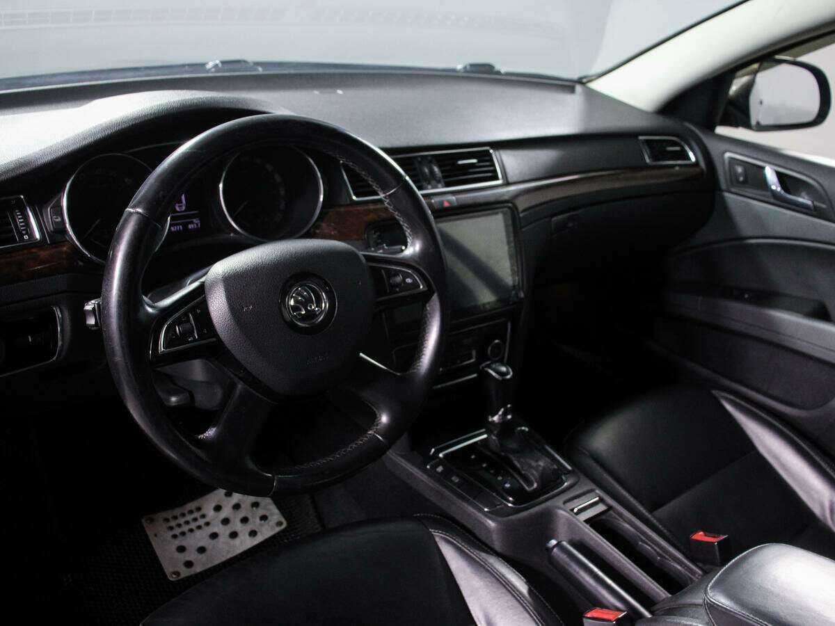 Купить Skoda Superb с пробегом. Фото: #12