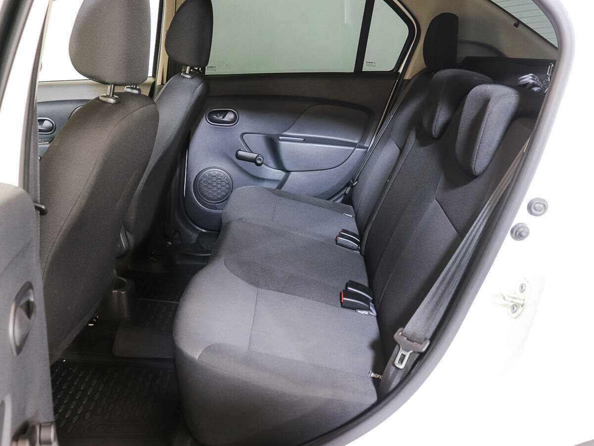 Купить Renault Logan с пробегом. Фото: #8