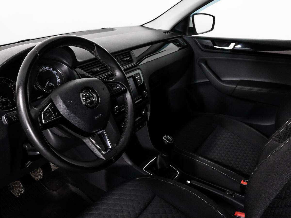 Купить Skoda Rapid с пробегом. Фото: #5