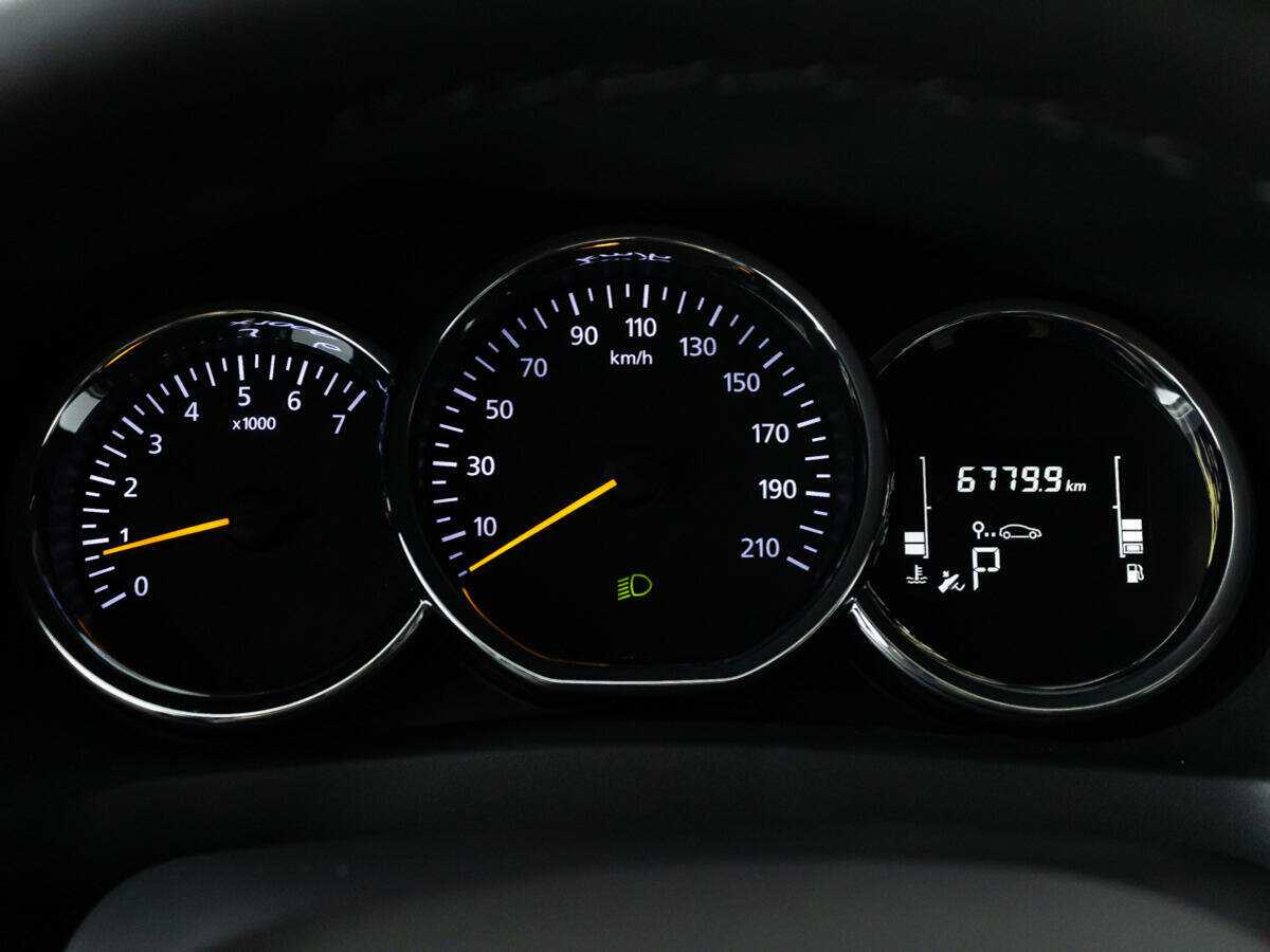 Купить Renault Sandero с пробегом. Фото: #11