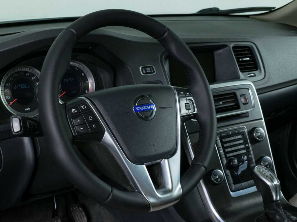 Купить Volvo S60 с пробегом. Фото: #10