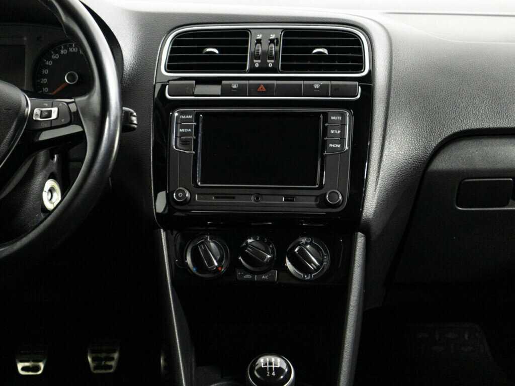 Купить Volkswagen Polo с пробегом. Фото: #13