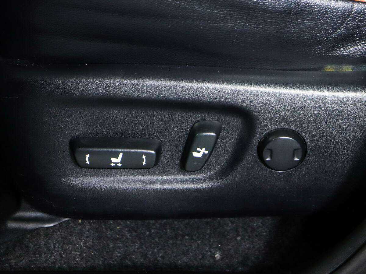 Купить Toyota RAV4 с пробегом. Фото: #18